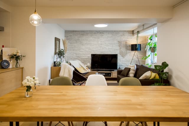 ダイニングとリビング。合わせて使うこともできます。