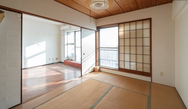 和室6畳になります。
引戸がありますので閉めれば
個室としてもご利用いただけます。
