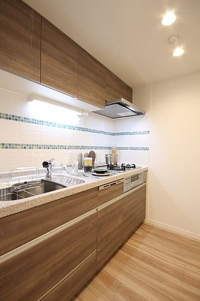 キッチンは3コンロで食洗器付きです