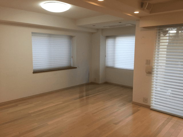 元々は、部屋を広くしてLDKに。部屋にして３LDKにすることも可能。上に見えているが、スピーカー（配線済）