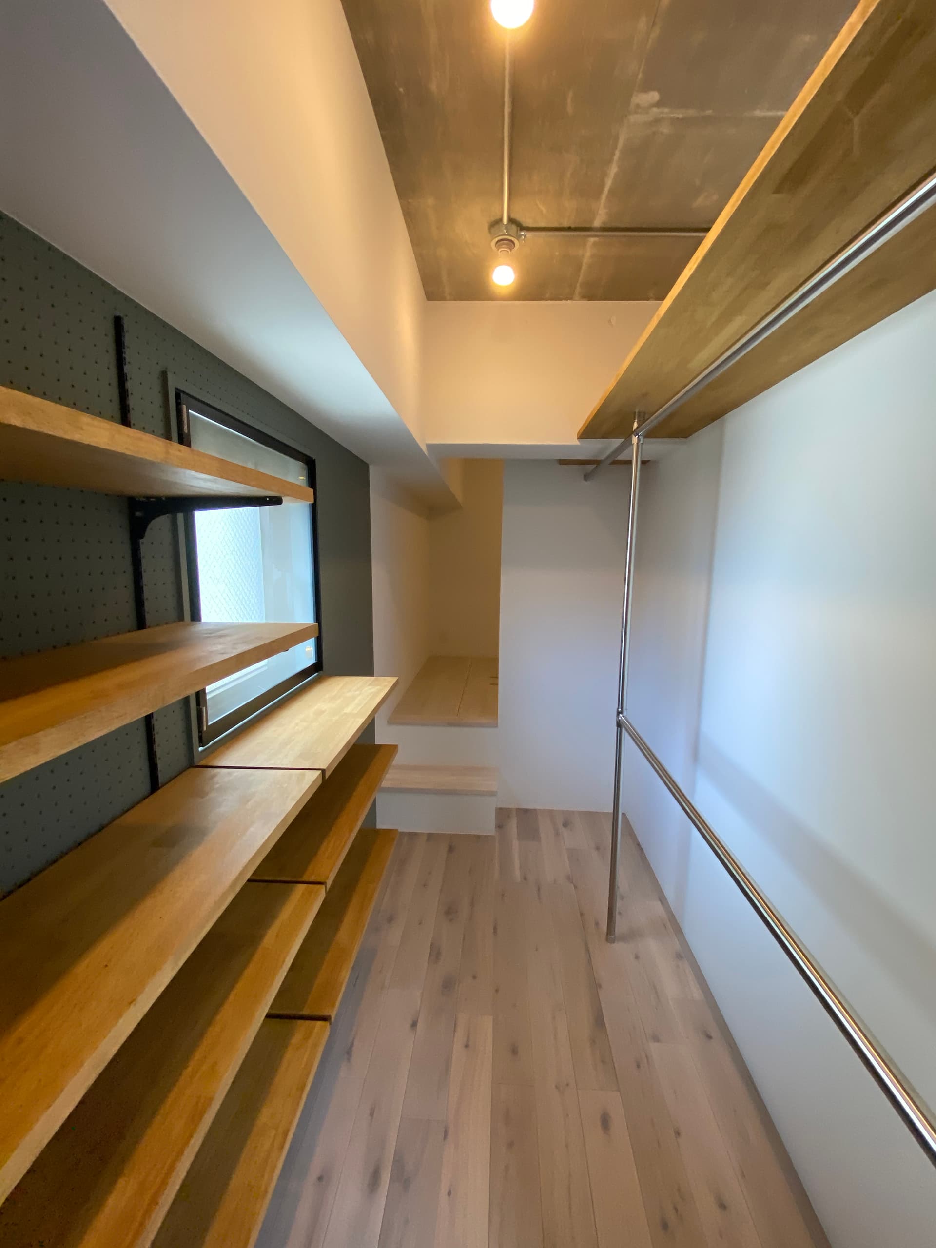 ウォークスルークロゼット。