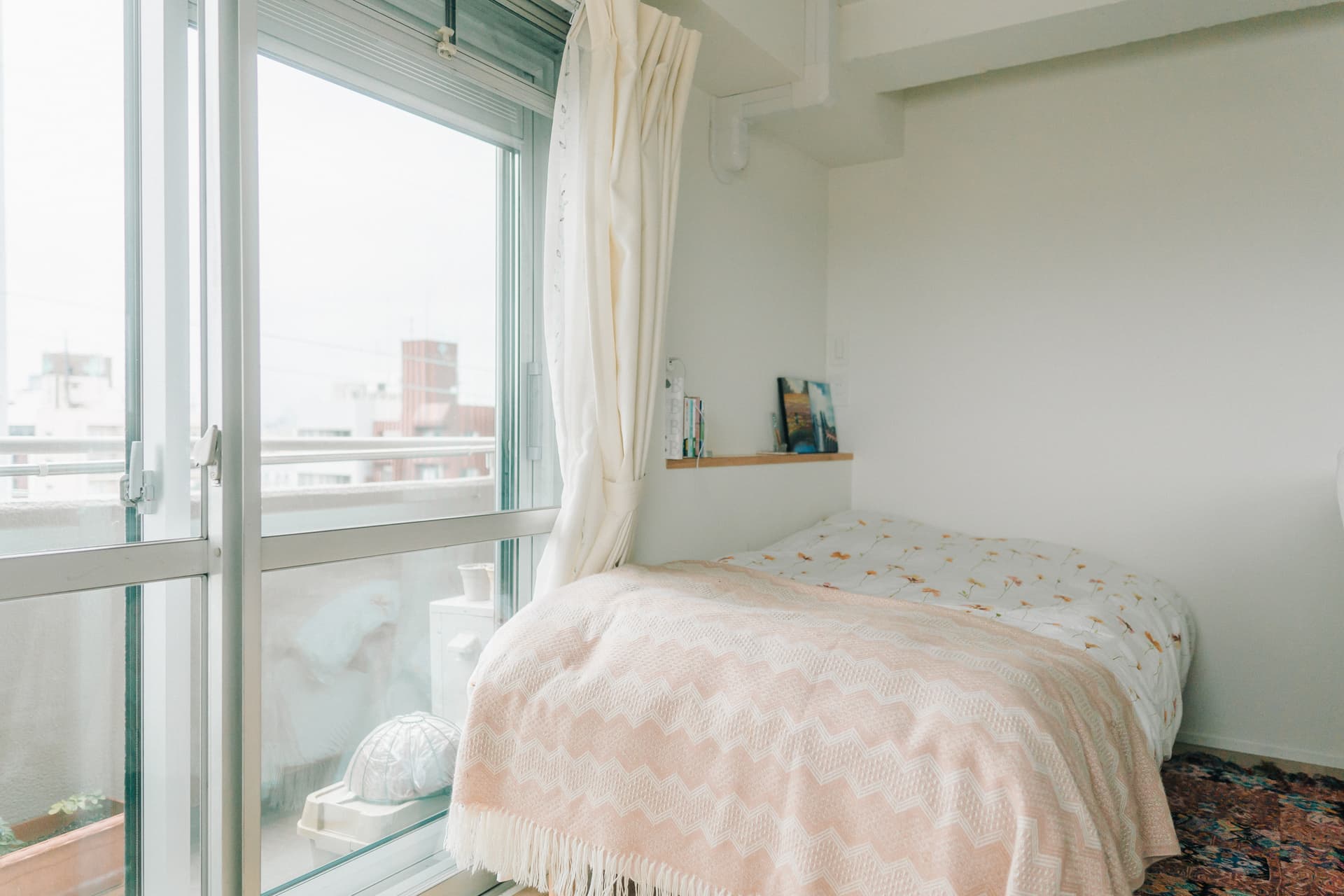 1Rですがベッドスペースは区切られています。