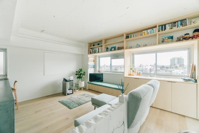 プロジェクターで映画を見られます。