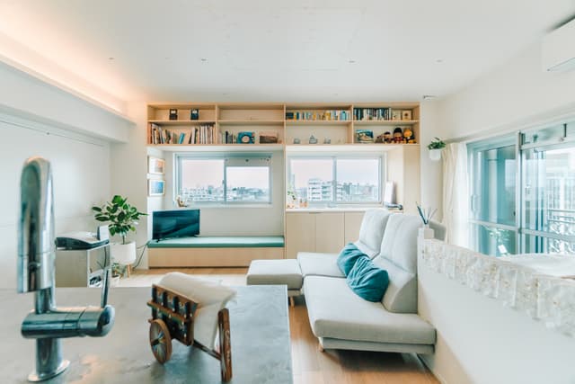 玄関から部屋に入った時の見え方です。視野が開けていて、帰るたびに嬉しくなります。