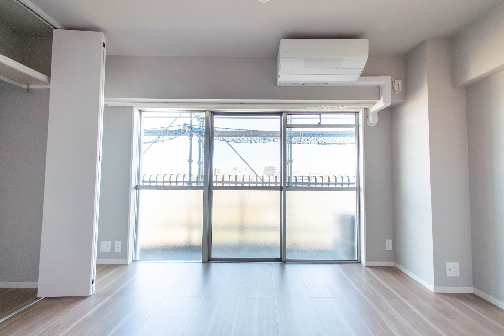 奥の洋室です。