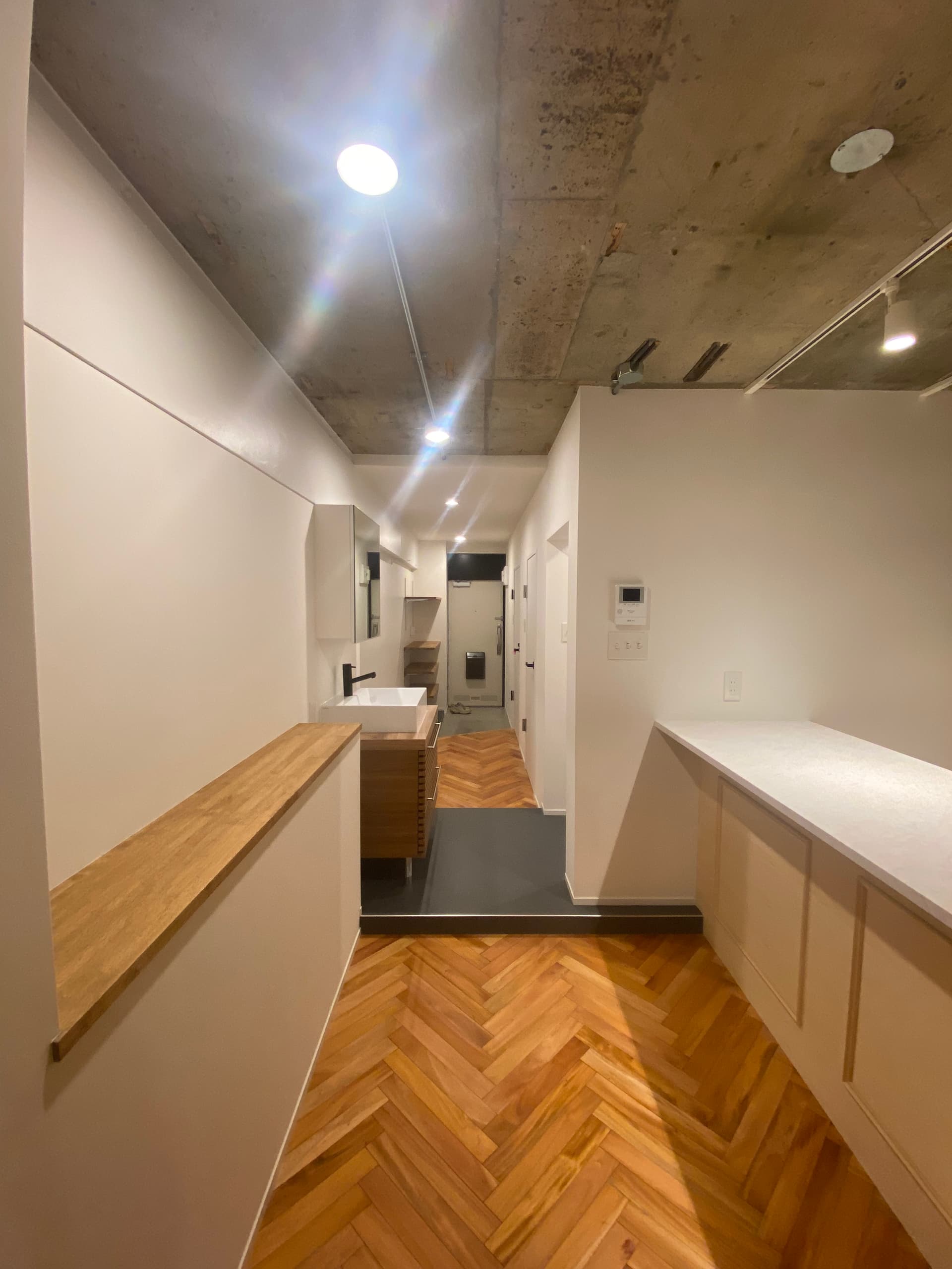 玄関からリビングまで仕切りなく、広い印象です