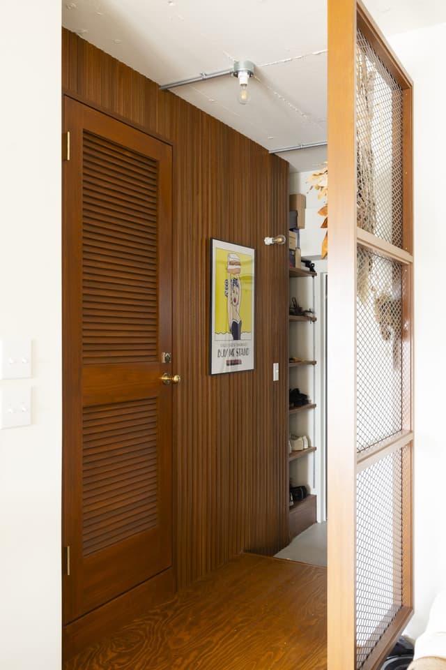 次にリノベーションするときも絶対に張ると決めているコペンハーゲンリブの壁はとても美しく、出かけるときも帰ってきたときも気分を上げてくれます。