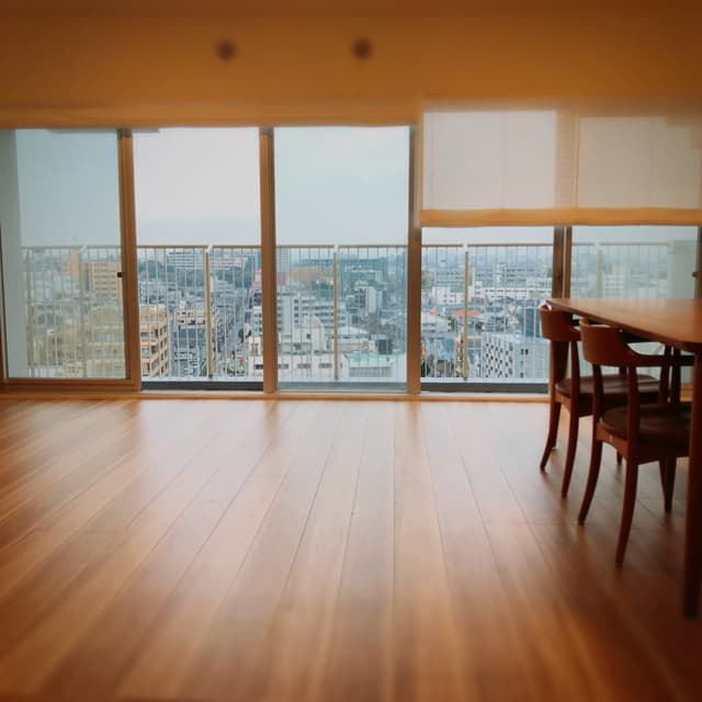 リビング
遮る建物がありません。カーテンを開けっぱなしでも過ごせます。