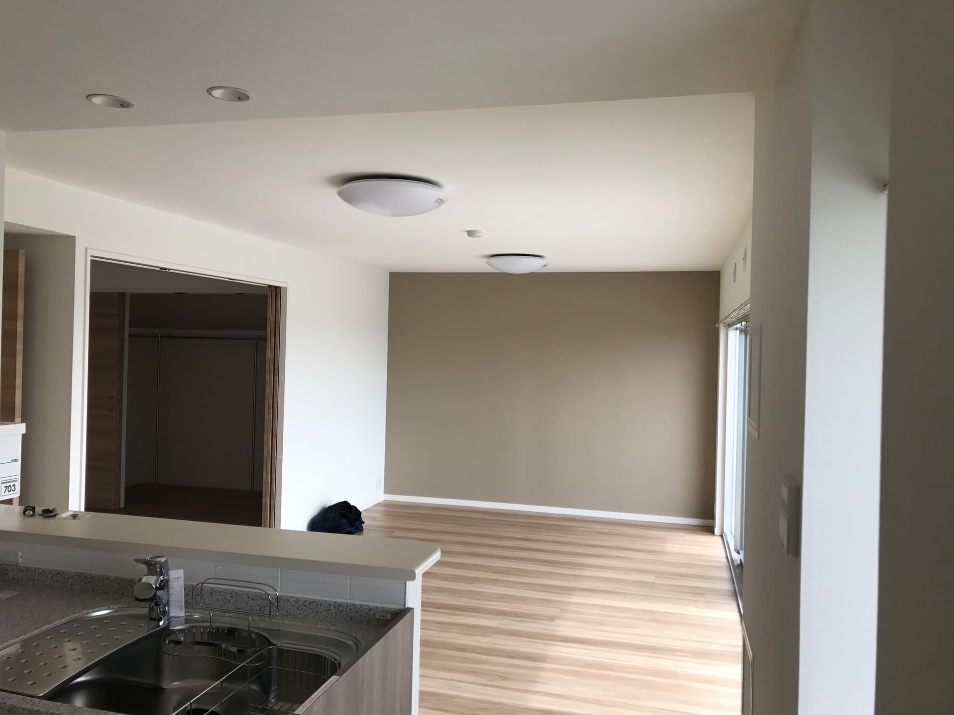 リビング（16帖）＋洋室3（5.1帖）で、21.1帖の空間です