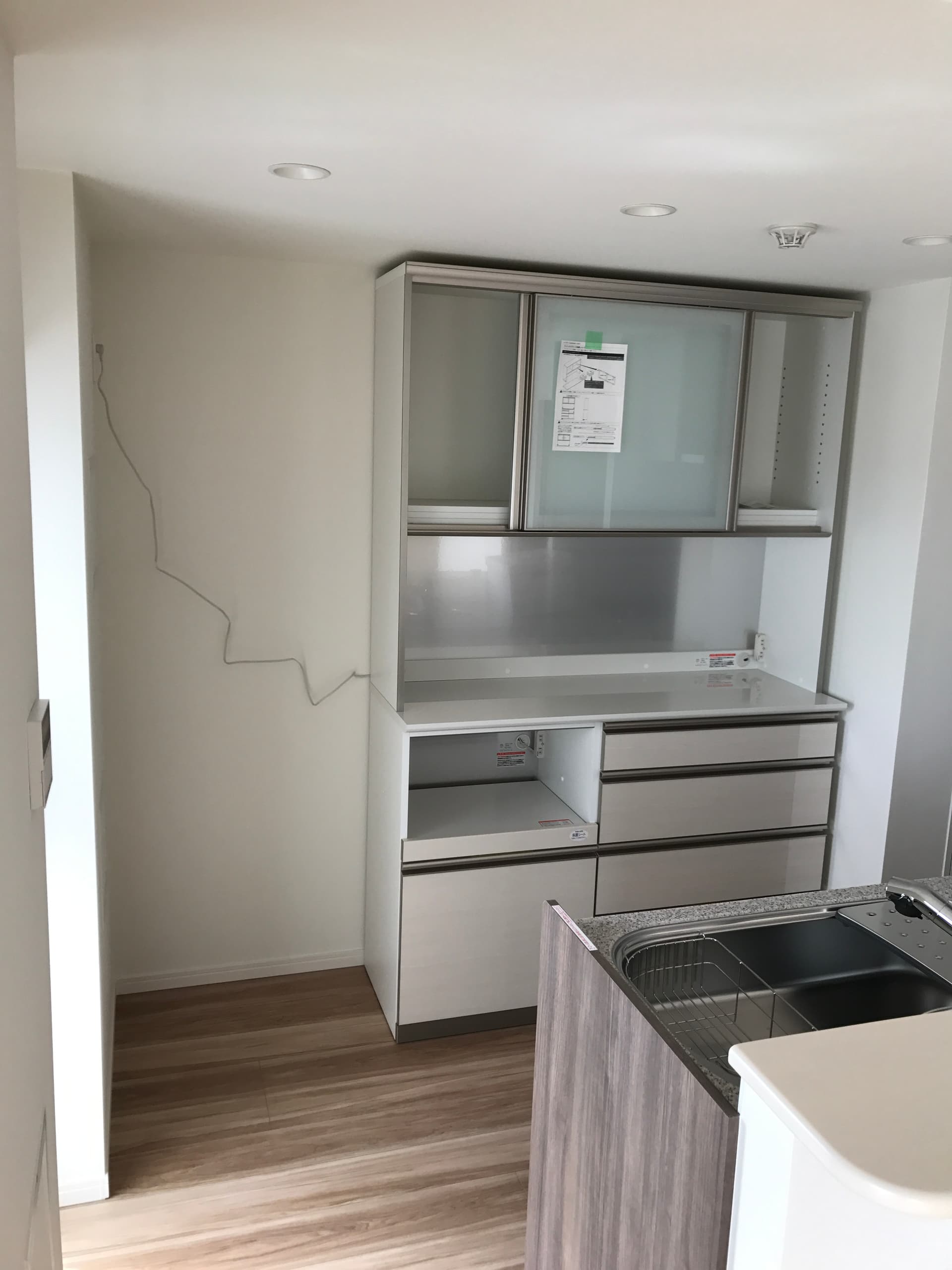 キッチン
食洗機、ガスコンロ（3口）、食器棚（綾野製作所）