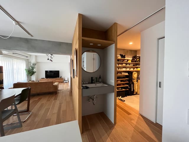 キッチンから見た室内全体