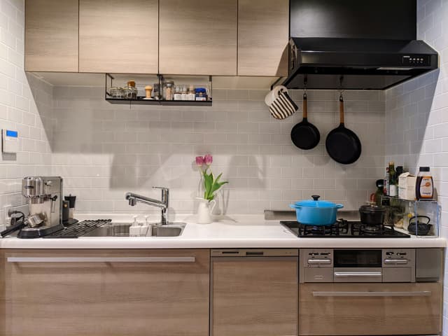 キッチンはガス3口でビルトイン食洗機付です。