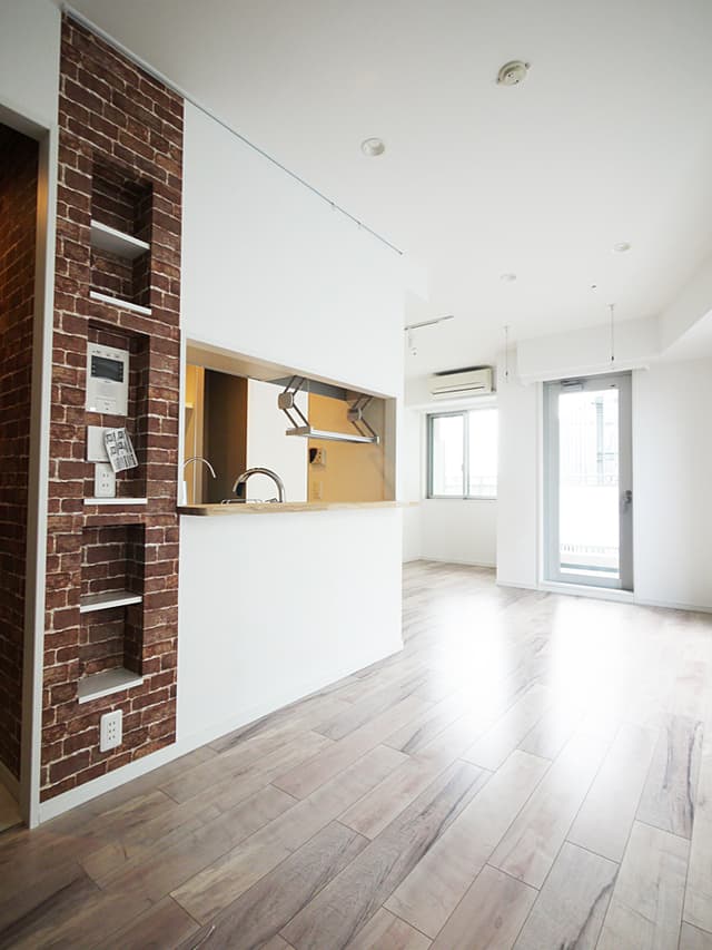 リビング
もともと2部屋でしたが、可動間仕切りを撤去しました。