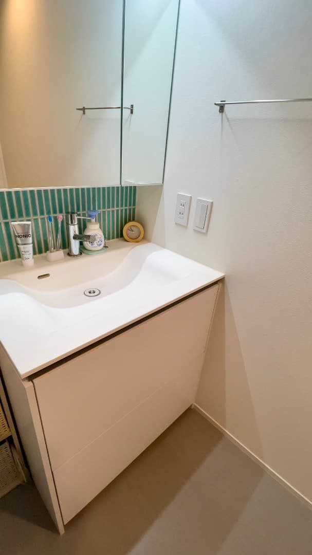 洗面はタイルを自分たちで選び、アクセントとしています