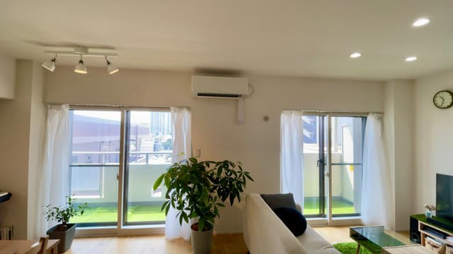 16.3帖のLDK。南に面しており、正面も遮蔽物がなく明るいです☀️