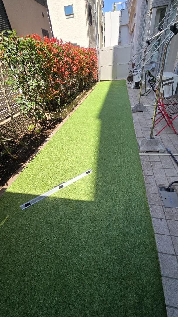 庭　（とても広く、戸建て感覚。）