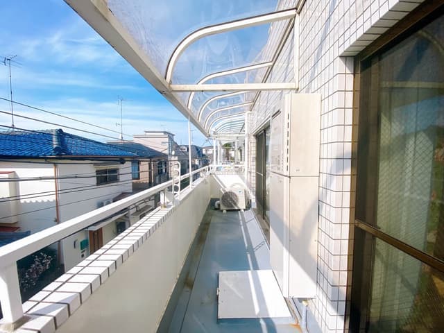 2階ですが目の前は一軒家なので大きな建物が立つ可能性はありません。