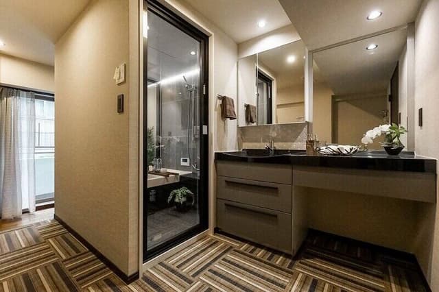 バスはリクシルのスパージュを採用