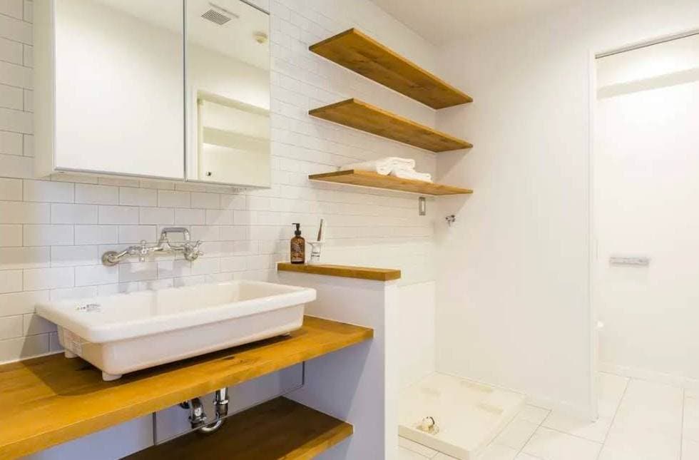 造作棚にBOXを置いて使用しています。