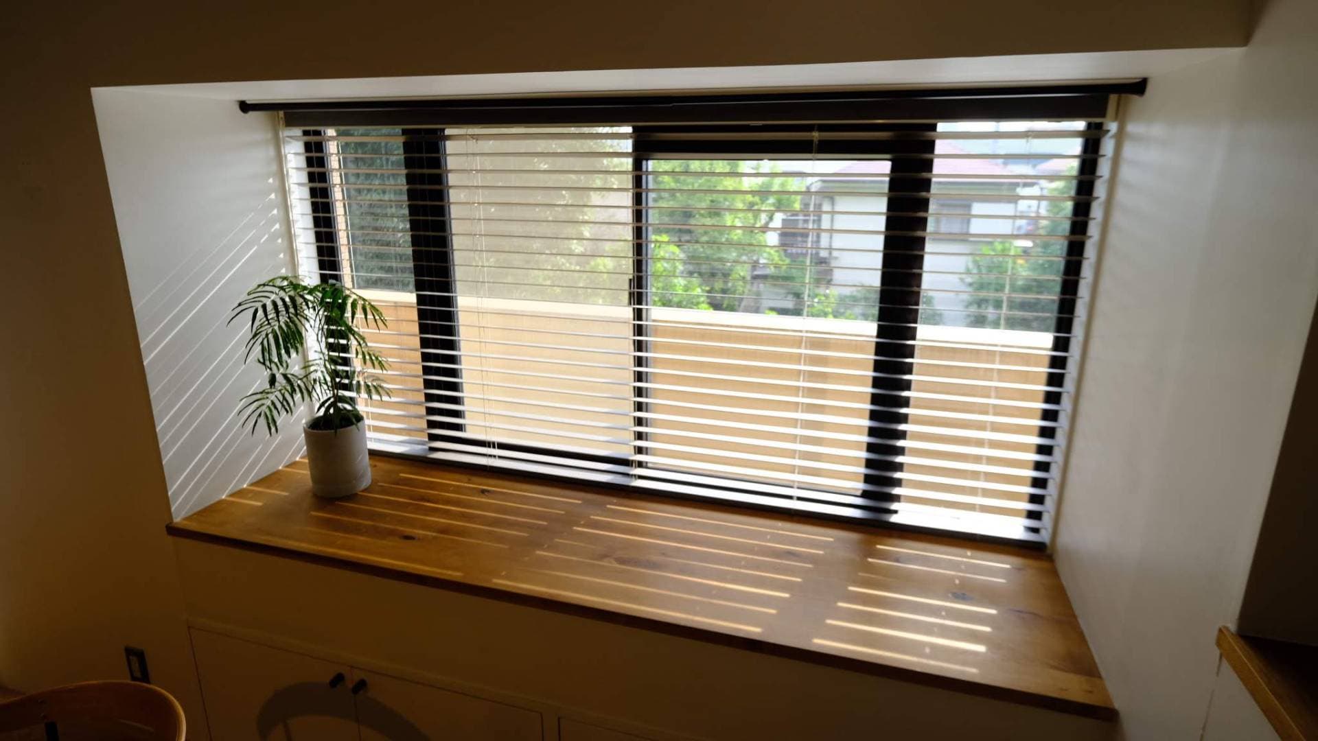 夕日とウッドブラインドの相性抜群です。