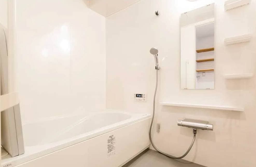 お風呂も広々です。追い炊き機能つき。