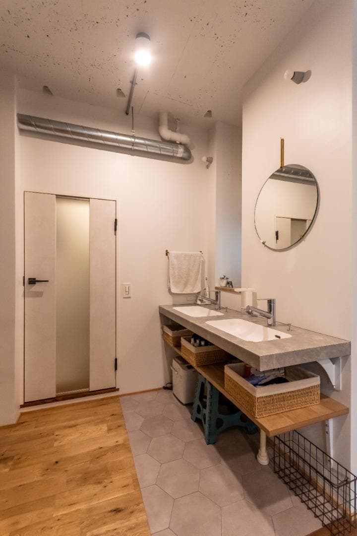 ダブルボウルの洗面所。朝も混雑しません。