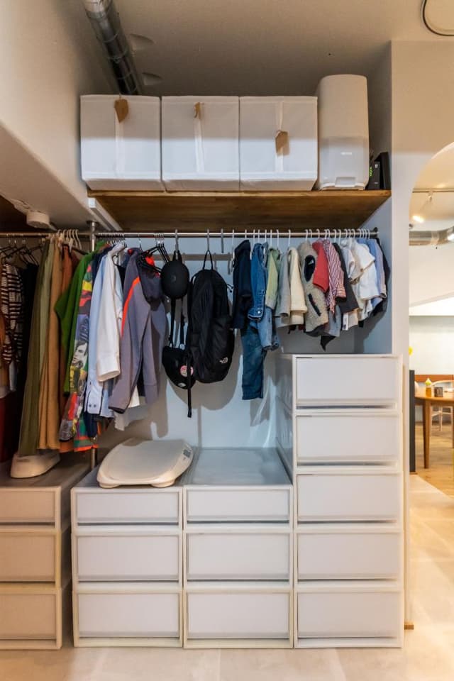 WIC。
脱衣所に置いてある乾燥機付き洗濯機のすぐそばなので、取り出した洗濯物をすぐに仕舞えて便利です。