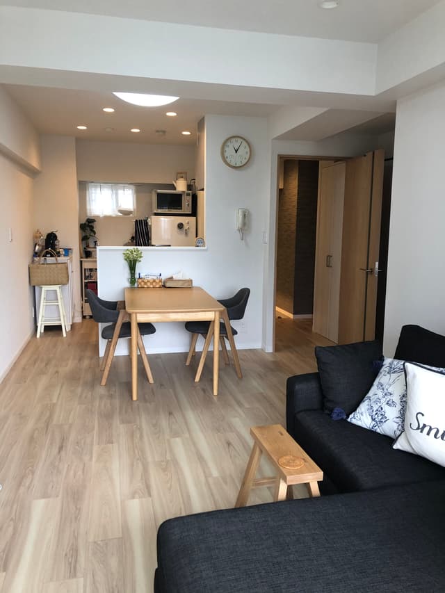 ダイニング。4人掛けのテーブルを置いても十分な広さです。