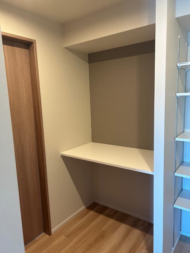 ユーティリティスペース。子供の勉強や読書、在宅ワークスペースとして便利です