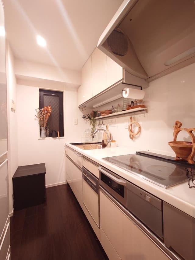 キッチンです。IH、食洗機つきです。床暖房もあるので冬も暖かいです。