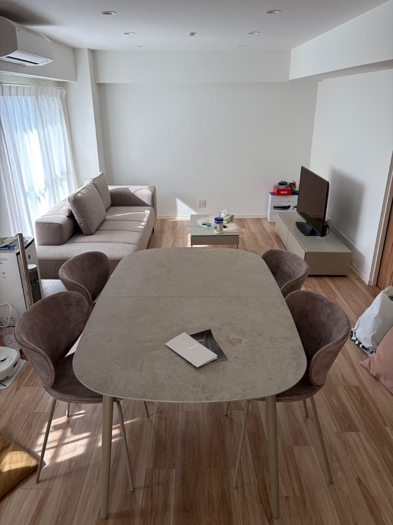 15.8帖のLDKをキッチン側からパシャリ📸
日中は日差しがはいり暖かみがより増します。