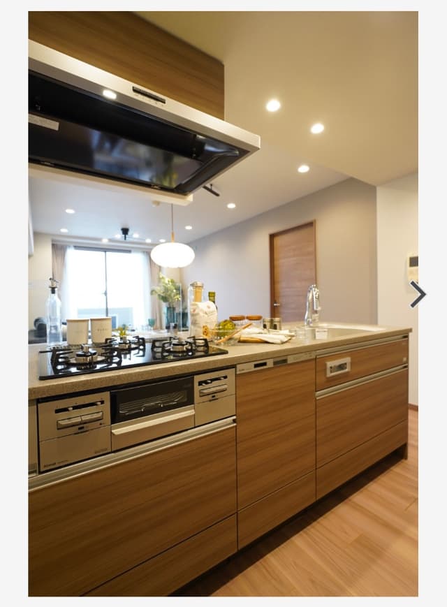 リビング
南東で日当たりは良好で、遮る建物は何もなく、夜は東京タワーが光って見えます。