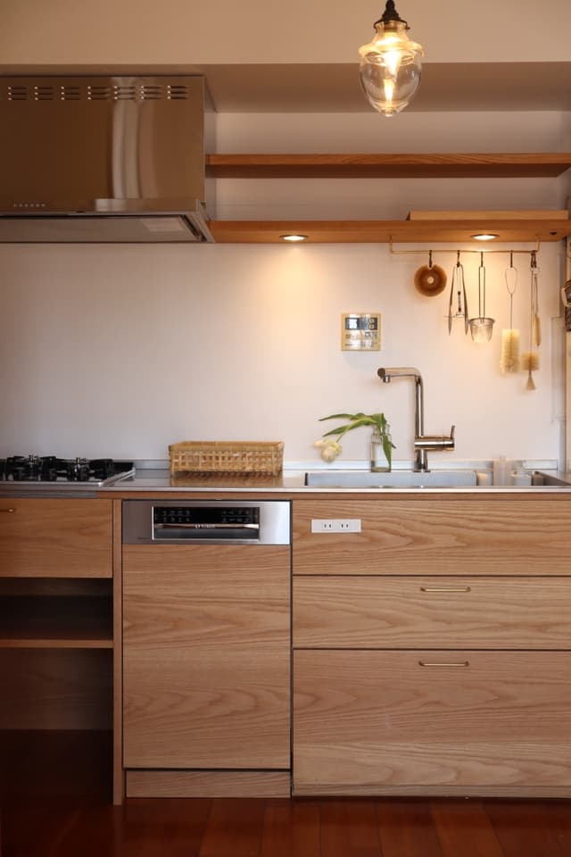 キッチンは2022年に新しくしています。
その他は2010年の入居前にリフォームされていた状況でした。