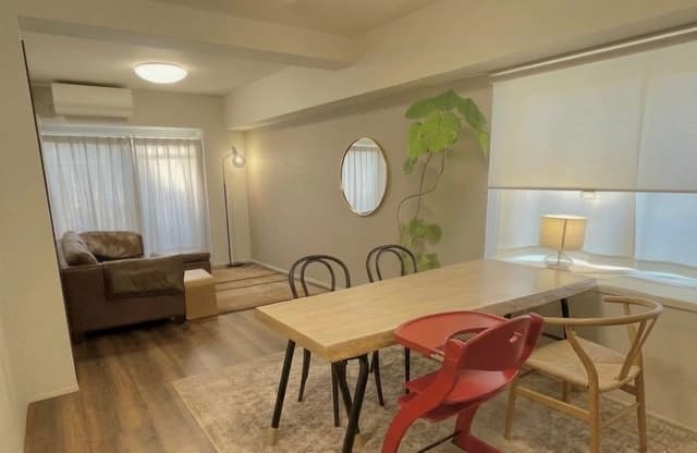 約13.2帖のLDK。角部屋&二面採光でゆったりとした空間。