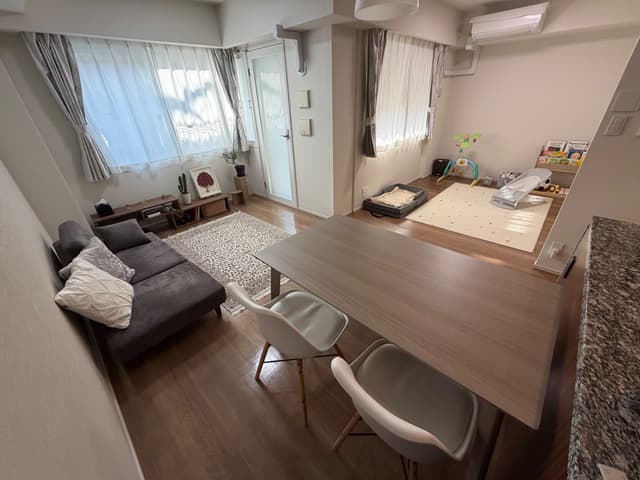 開放感のある約18畳のLDK(3LDK→2LDK間取り変更・クロス貼替済)