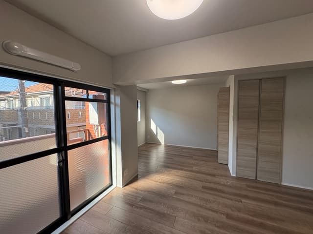 1LDKを1Rに変更しており、可変性高く家具配置が可能です