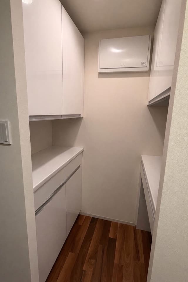 パントリーもあるためキッチン収納家具は購入不要
