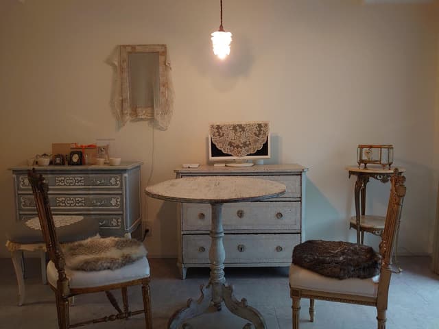 8畳の居室は壁面が広く家具の配置しやすい間取りになっています。