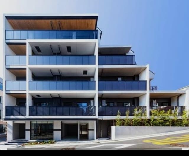 都営浅草線始発「西馬込」駅徒歩2分の立地で、通勤のしやすさと静かな住環境の両方を実感しています。大通りから一本入っているため落ち着いて過ごせ、内廊下設計で安心感もあります。周辺にはスーパーや生活施設も揃っており、日々の暮らしやすさに満足しています。駅近と住環境のバランスが取れた点が気に入っています。