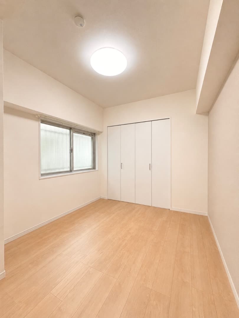玄関入ってすぐの部屋は子供部屋、もしくはパントリーとしても活用できます。