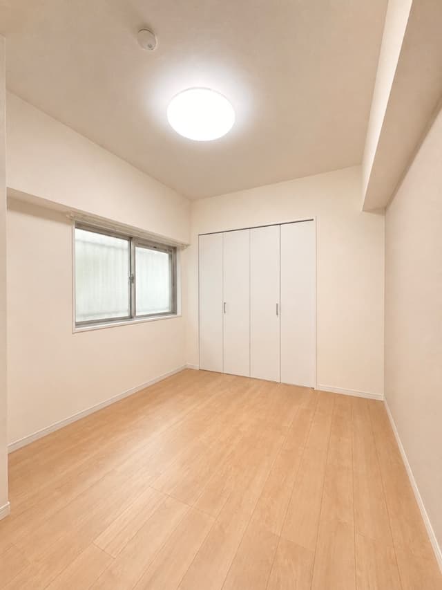玄関入ってすぐの部屋は子供部屋、もしくはパントリーとしても活用できます。