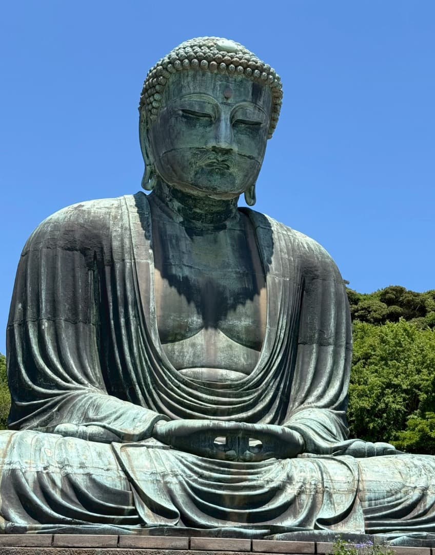 外国人観光客で人気の大仏様も徒歩15分で到着します。