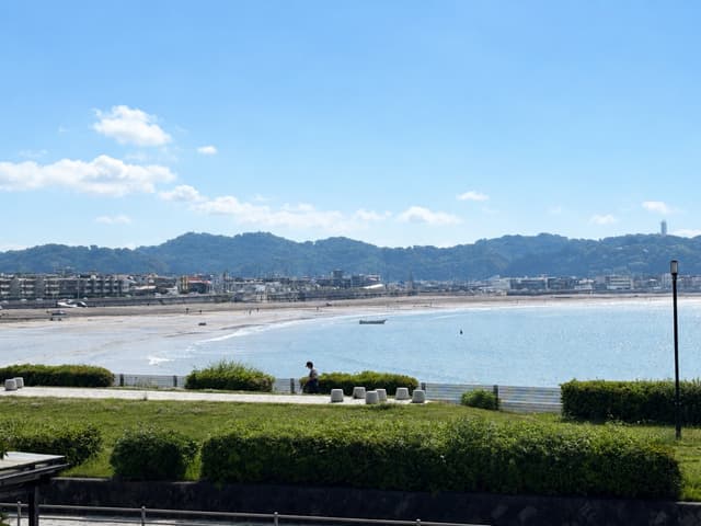 ベランダから望む鎌倉の海！
由比ヶ浜、材木座、逗子マリーナまで見渡せます。
四季折々の鎌倉の海を部屋から一望できます。