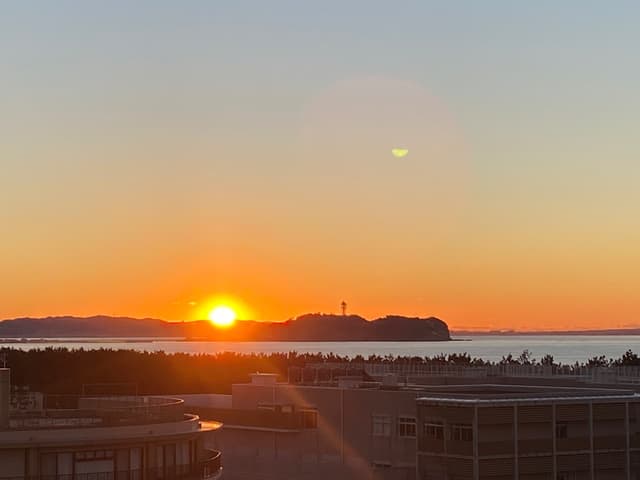 ベランダからの眺望！江ノ島と初日の出🌅