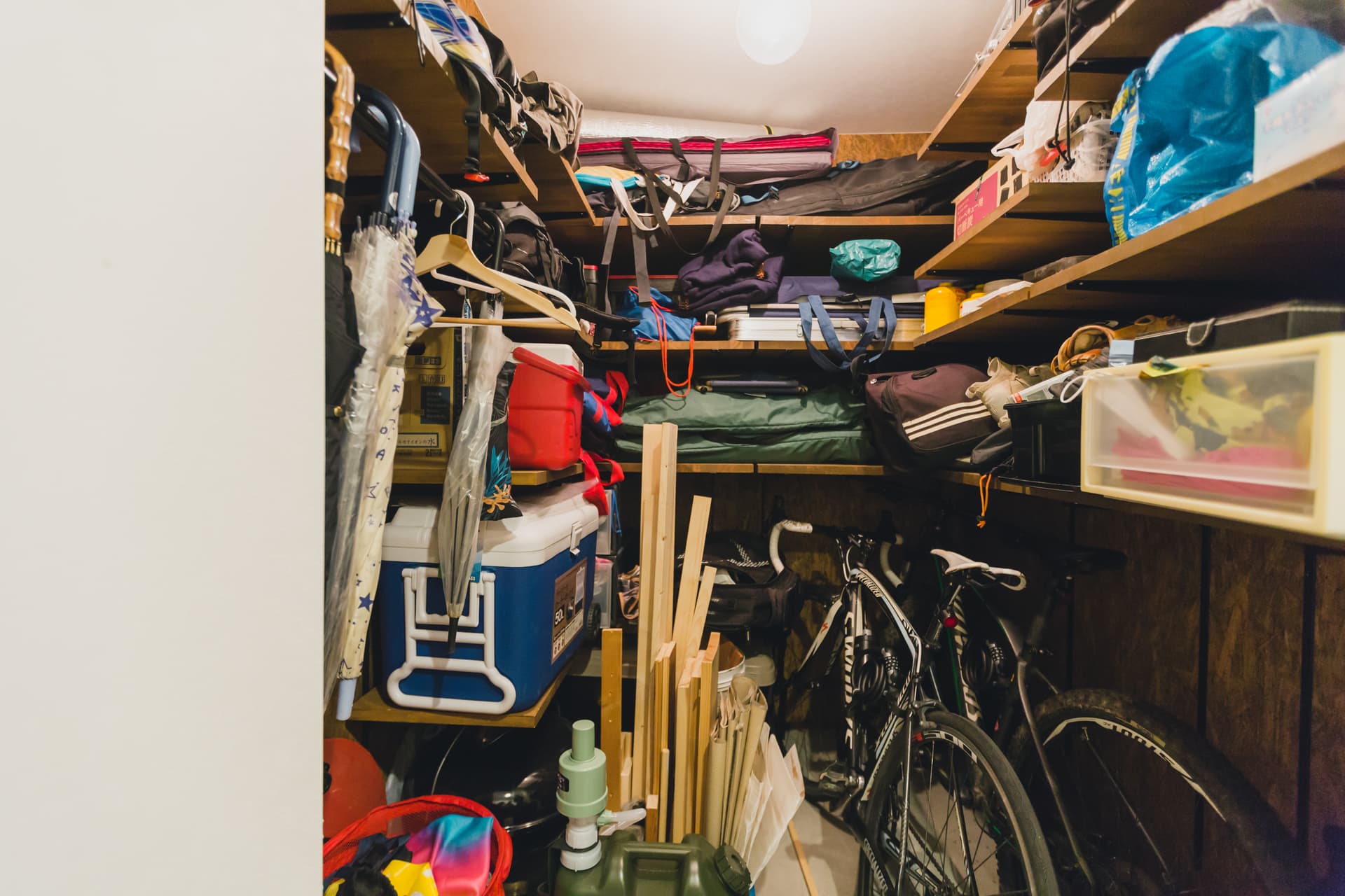 パントリー。可動棚。自転車収納可能。