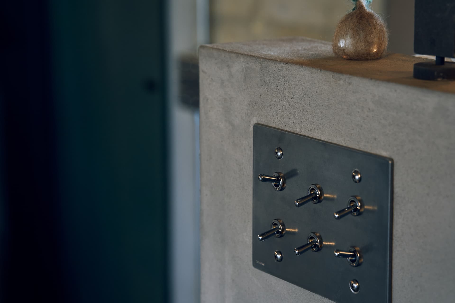 キッチン横のスイッチです。