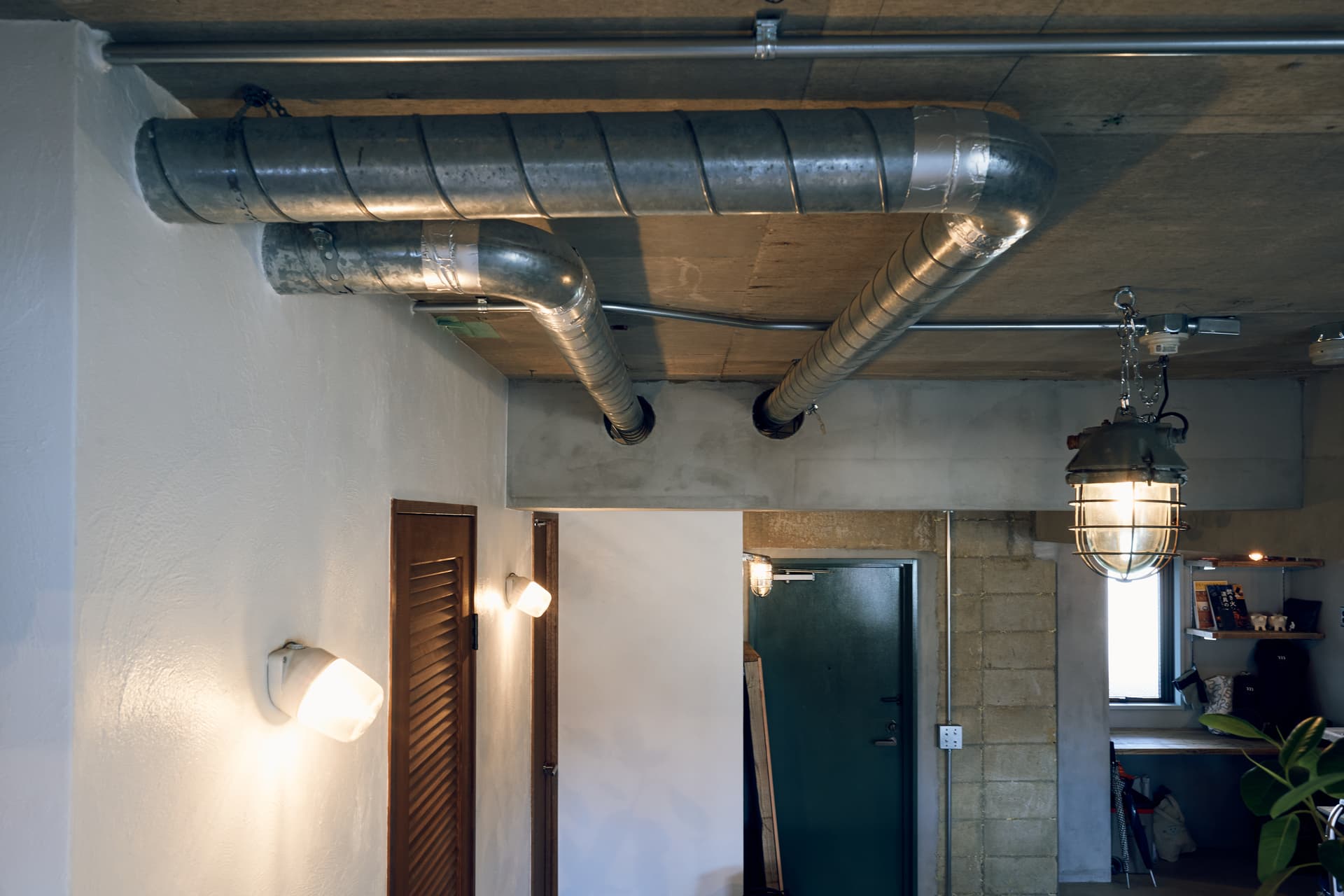 ダクトを見えるようにしました。