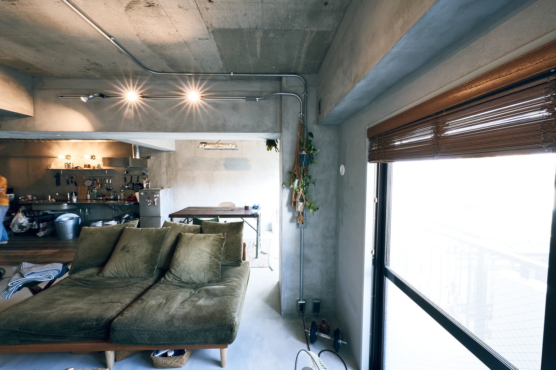 テレビ側から見た部屋の様子です。