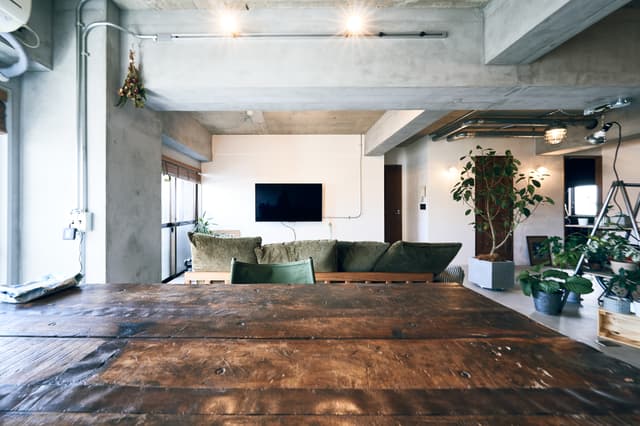 ダイニング側から見た部屋の様子です。